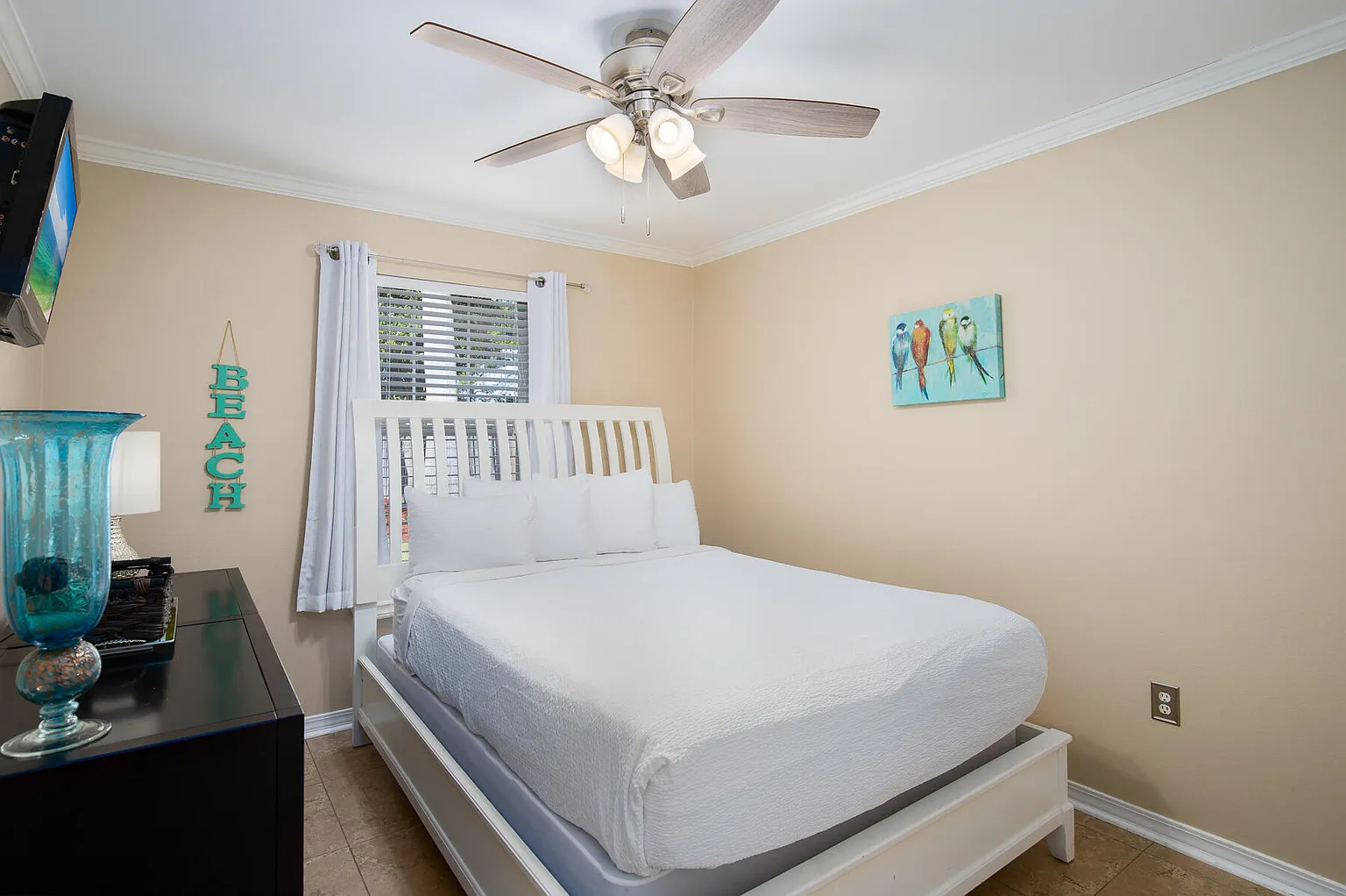 Queen Bedroom 1