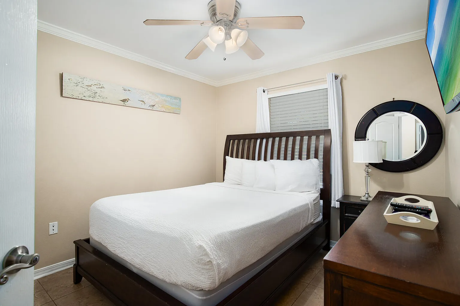 Queen Bedroom 2